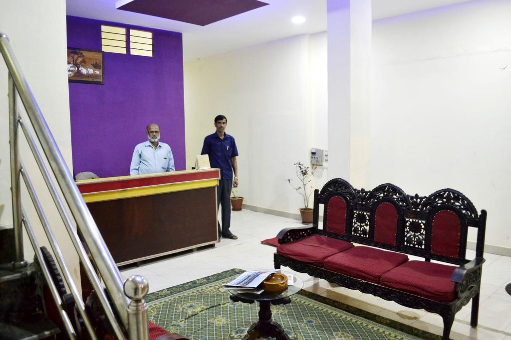 Galaxy Comforts Hotel ไมซอร์ ภายนอก รูปภาพ