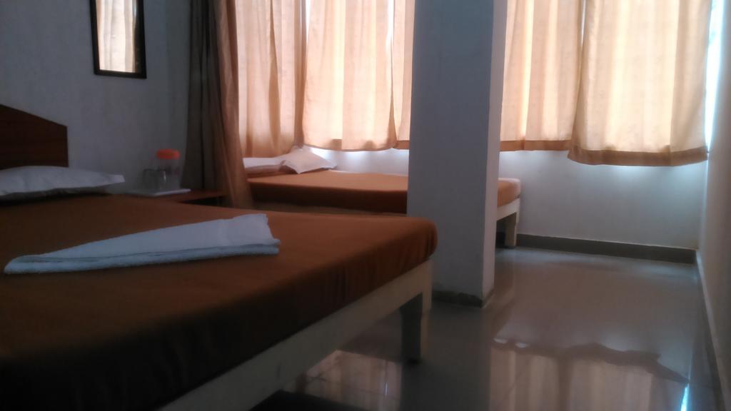 Galaxy Comforts Hotel ไมซอร์ ห้อง รูปภาพ
